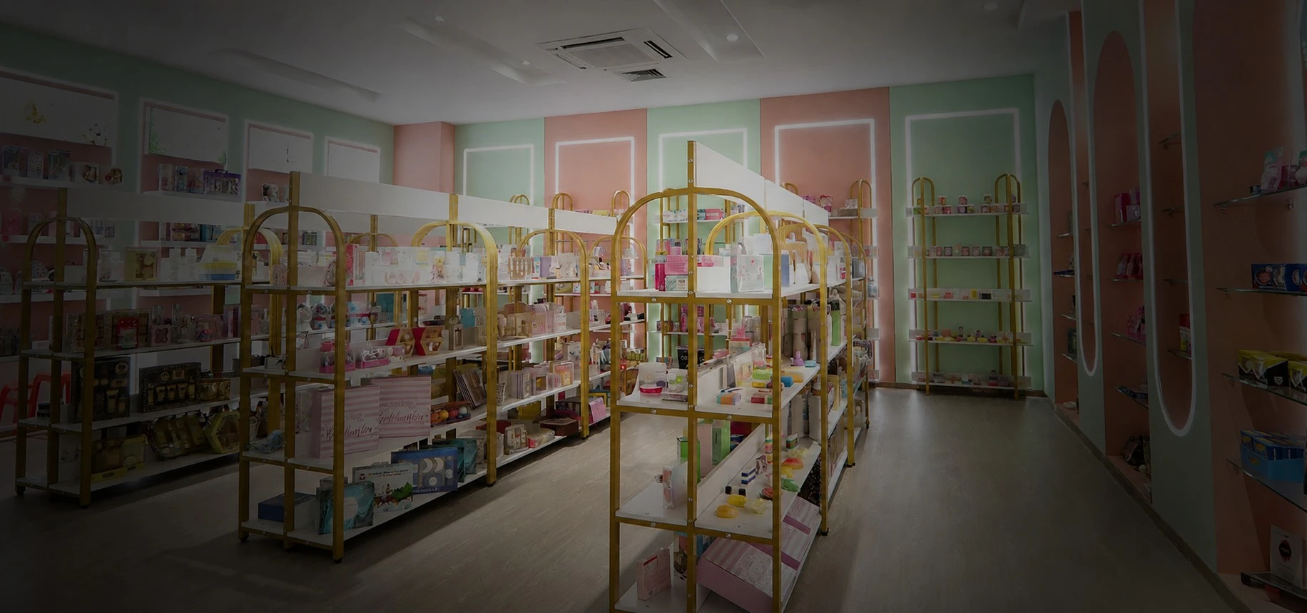 Poleview private label personal care sample showroom with ready formulas and product development options